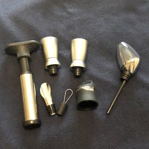 Wine accessories